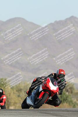 media/Dec-01-2025-Moto Forza (Mon) [[2daa91e15f]]/2-Intermediate Group/Session 2 Turn 9 Entry/